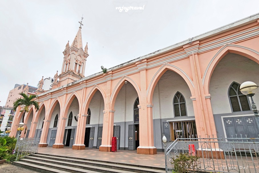 เที่ยวเวียดนาม vnjoytravel vietnam ดานัง  Danang Da Nang โบสถ์กอนก่า โบสถ์สีชมพู nha tho con ga pink church