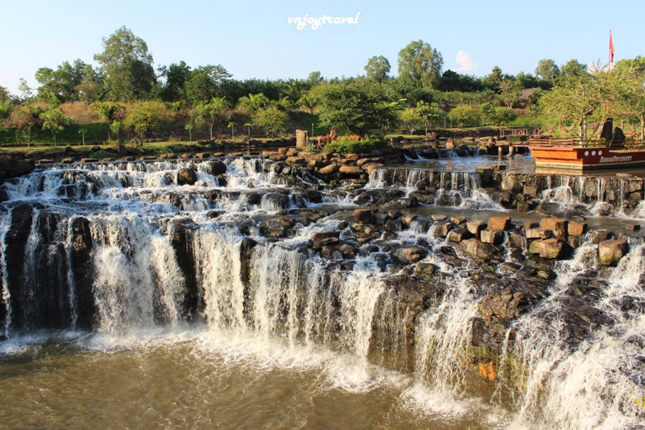 เที่ยวเวียดนาม vnjoytravel vietham ด่งนาย Dongnai Dong Nai น้ำตกด๊าห่าน Thac Da Han Waterfall