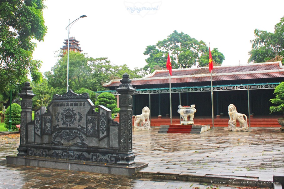 เที่ยวเวียดนาม vnjoytravel vietnam กว๋างจิ Quang Tri หอคอย  แคซานห์ เคซาน bao thap khe sanh tower