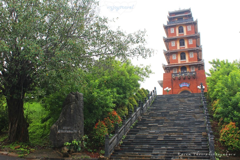 เที่ยวเวียดนาม vnjoytravel vietnam กว๋างจิ Quang Tri หอคอย  แคซานห์ เคซาน bao thap khe sanh tower