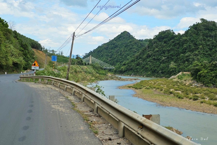 เที่ยวเวียดนาม vnjoytravel vietnam กว๋างจิ Quang Tri สะพานขึงดาโกรง cau treo da krong bridge