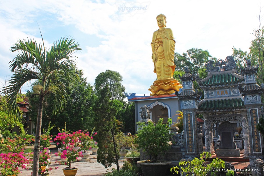 เที่ยวเวียดนาม vnjoytravel vietnam กว๋างจิ Quang Tri วัดซัคตื๋อติ่นห์กวาง chau sac tu tinh quang pagoda