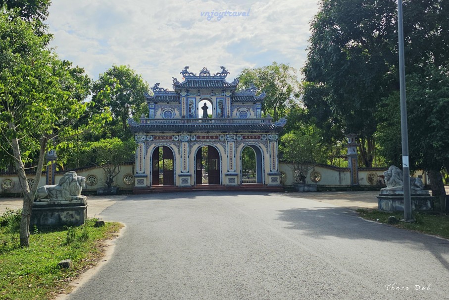 เที่ยวเวียดนาม vnjoytravel vietnam กว๋างจิ Quang Tri วัดซัคตื๋อติ่นห์กวาง chau sac tu tinh quang pagoda