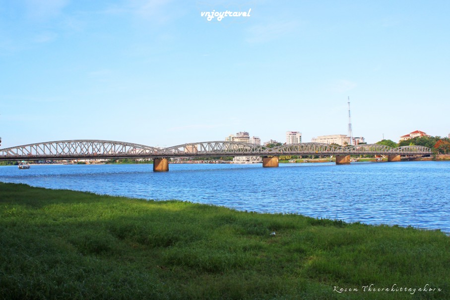 เที่ยวเวียดนาม vnjoytravel vietnam เถื่อเทียน เว้  thua thien hue สะพานเจื่องเตี่ยน cau truong tien bridge