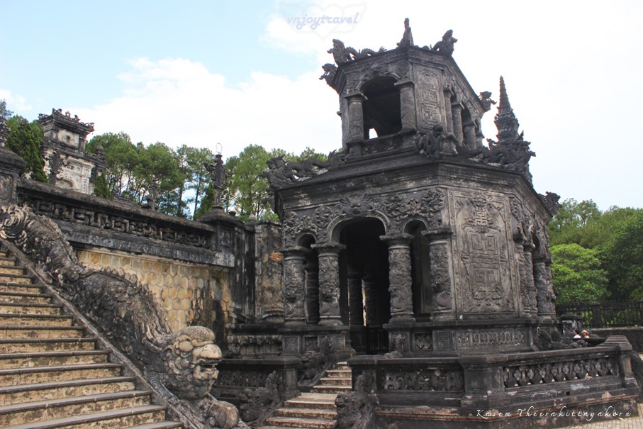 เที่ยวเวียดนาม vnjoytravel vietnam เถื่อเทียน เว้  thua thien hue สุสานกษัตริย์ไคดิ่นห์ lang khai dinh mausoleum