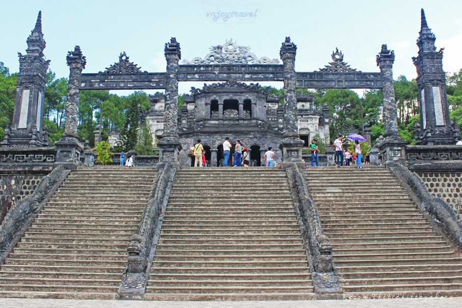 เที่ยวเวียดนาม vnjoytravel vietnam เถื่อเทียน เว้  thua thien hue สุสานกษัตริย์ไคดิ่นห์ lang khai dinh mausoleum