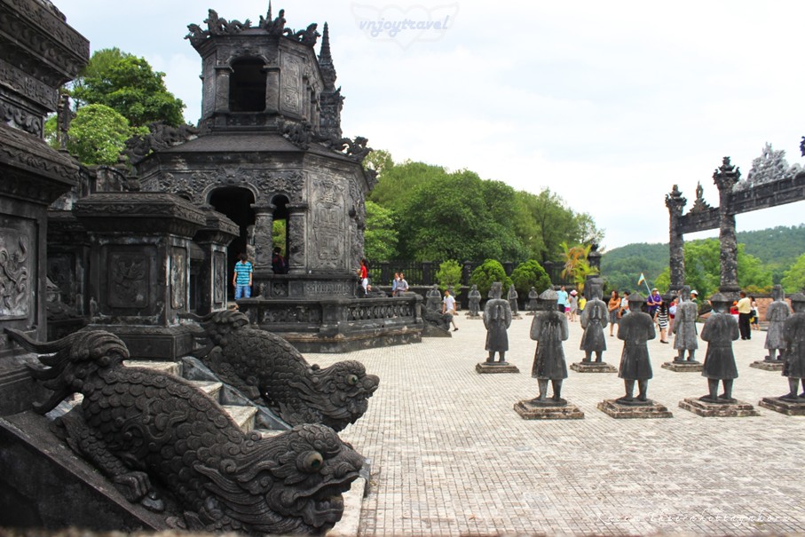เที่ยวเวียดนาม vnjoytravel vietnam เถื่อเทียน เว้  thua thien hue สุสานกษัตริย์ไคดิ่นห์ lang khai dinh mausoleum
