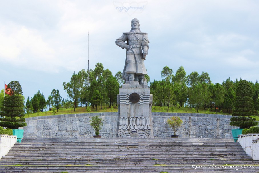 เที่ยวเวียดนาม vnjoytravel vietnam เถื่อเทียน เว้  thua thien hue ราชานุสาวรีย์กษัตริย์กวางจุง tuong dai quang trung